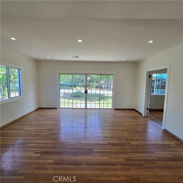 Detail Gallery Image 5 of 21 For 2035 Rangeview, Glendale,  CA 91201 - 3 Beds | 2/1 Baths