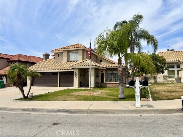 7440 Apple Blossom Court, Highland CA: https://media.crmls.org/medias/603122a4-698c-488b-a5a4-a0d9f425c988.jpg