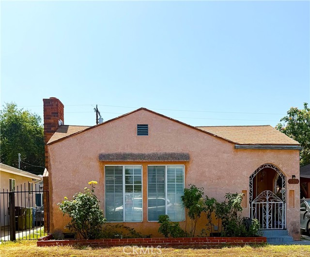 516 N Brand Boulevard, San Fernando CA: https://media.crmls.org/medias/60312ae2-7a3e-4ecf-a985-52c7270f33b7.jpg