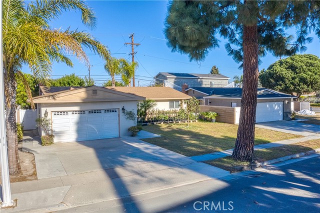 Detail Gallery Image 1 of 21 For 8691 Hastings Cir, Huntington Beach,  CA 92647 - 3 Beds | 2 Baths