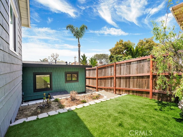 31641 3rd Avenue, Laguna Beach CA: https://media.crmls.org/medias/60320167-da5e-4d43-83ae-06fca39bc8b0.jpg