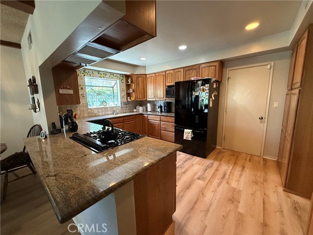 Detail Gallery Image 8 of 24 For 22216 Del Valle St, Woodland Hills,  CA 91364 - 3 Beds | 2/1 Baths