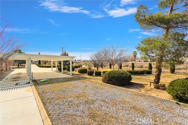 Detail Gallery Image 13 of 26 For 7845 Fuente Rd, Oak Hills,  CA 92344 - 4 Beds | 3 Baths