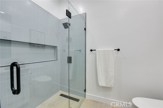 Detail Gallery Image 9 of 29 For 22237 Buena Ventura St, Woodland Hills,  CA 91364 - 3 Beds | 2 Baths