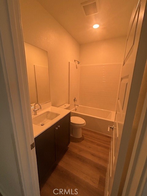 552 Via San Felipe, Camarillo CA: https://media.crmls.org/medias/60337f14-6507-4116-93f8-43f4903db4d3.jpg