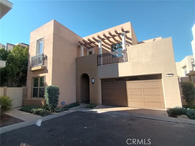 233 Radial, Irvine CA: https://media.crmls.org/medias/60341615-def9-4ecb-91e4-5b16b6dd93b7.jpg