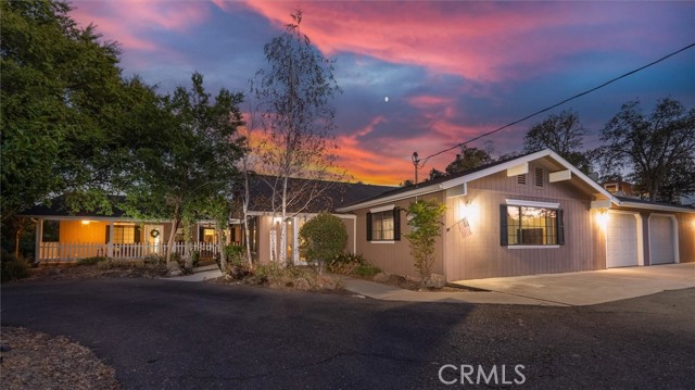 29280 Glacier Drive, Coarsegold CA: https://media.crmls.org/medias/6034a6e4-f1d5-47d4-b383-b6e91f1d1ee3.jpg