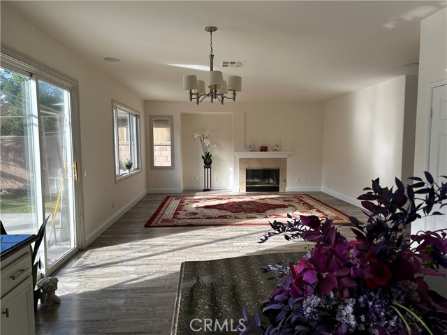 7297 Cobble Creek Drive, Eastvale CA: https://media.crmls.org/medias/60357362-8232-4b28-94f5-c050c0bb7ca1.jpg
