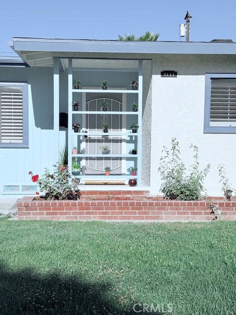 2690 Senasac Avenue, Long Beach CA: https://media.crmls.org/medias/6035e856-f2e4-48cf-9d26-81827c551d51.jpg