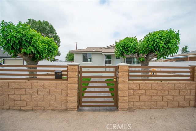 14723 Walters Street, Eastvale CA: https://media.crmls.org/medias/603690dd-fe9e-479f-929d-8be7d46c804b.jpg