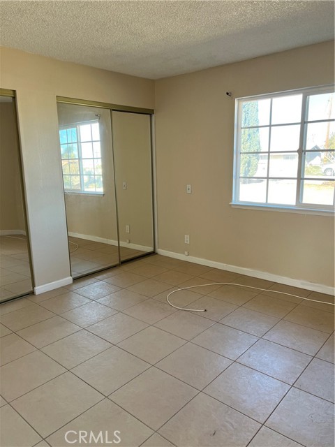 Detail Gallery Image 4 of 10 For 14611 Yucca St, Hesperia,  CA 92345 - 2 Beds | 1 Baths