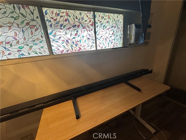 332 N LYON Avenue, Hemet CA: https://media.crmls.org/medias/6038b461-af09-4e83-bfef-cac26243c57a.jpg
