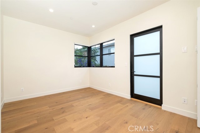 Detail Gallery Image 19 of 33 For 822 S Plymouth #4,  Los Angeles,  CA 90005 - 4 Beds | 3/1 Baths