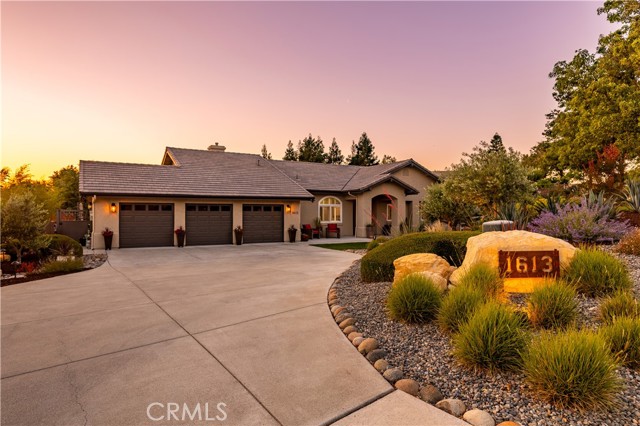 1613 Via Flora, Paso Robles CA: https://media.crmls.org/medias/6039556d-a226-48b5-8e08-39bbb185613a.jpg
