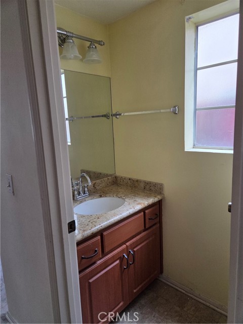 Detail Gallery Image 12 of 15 For 1330 Meadow Ln, Duarte,  CA 91010 - 3 Beds | 2/1 Baths