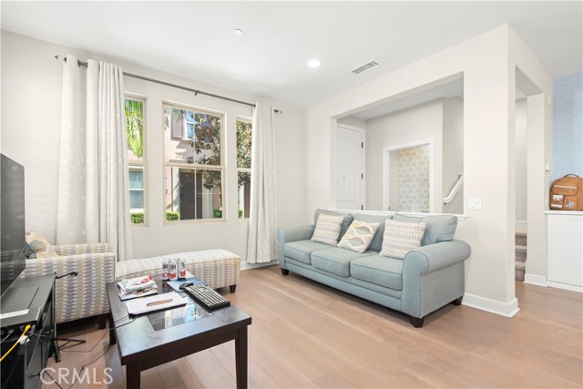 Detail Gallery Image 7 of 42 For 72 Granite, Irvine,  CA 92620 - 3 Beds | 3/1 Baths