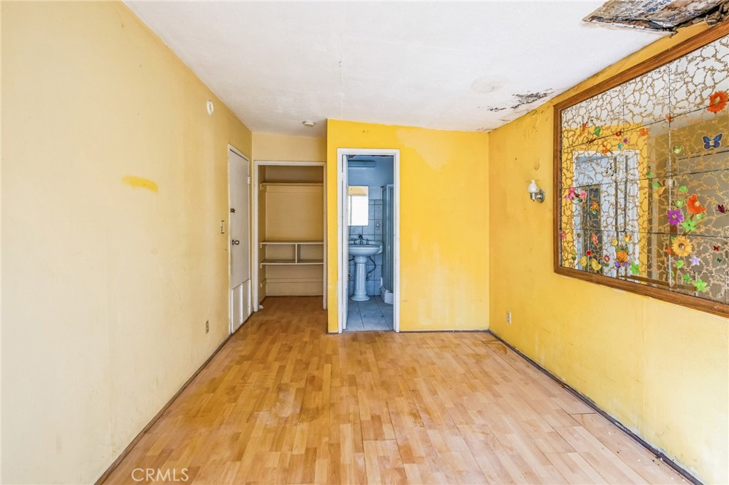 https://media.crmls.org/medias/6039766e-ef95-40c9-8477-ad5bc191dbf8.jpg?preset=X-Large