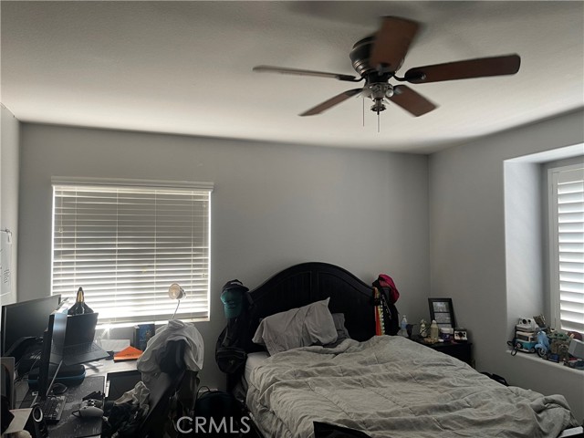 14105 Almond Grove Court, Eastvale CA: https://media.crmls.org/medias/6039a16a-5120-4b40-b8dc-ab941d3043d7.jpg