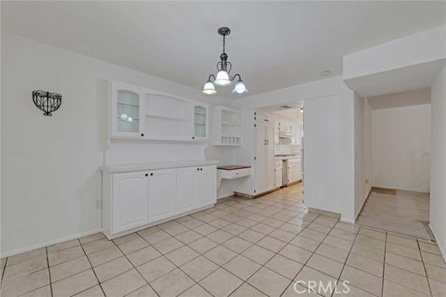 10229 Variel Avenue, Chatsworth CA: https://media.crmls.org/medias/6039d2f7-c194-4ec2-a96f-09e1229f6e90.jpg