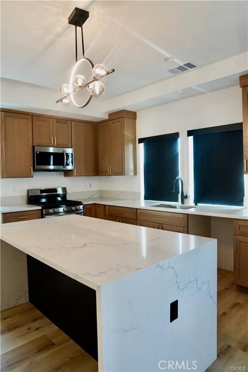 Detail Gallery Image 4 of 16 For 6747 Pickering Ave #B,  Whittier,  CA 90601 - 3 Beds | 2/1 Baths