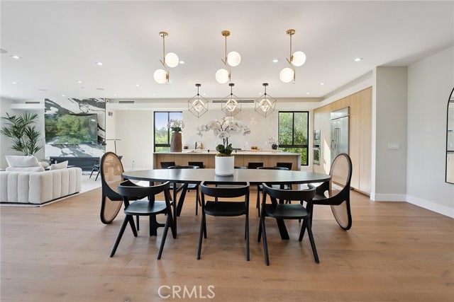 Detail Gallery Image 8 of 65 For 22268 Avenue San Luis, Woodland Hills,  CA 91364 - 5 Beds | 5/1 Baths