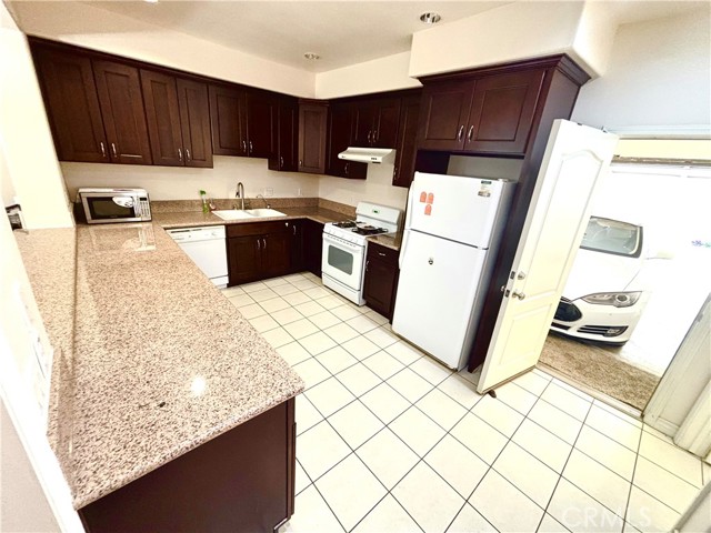 Detail Gallery Image 8 of 29 For 5241 #C Rosemead, San Gabriel,  CA 91776 - 4 Beds | 2/1 Baths