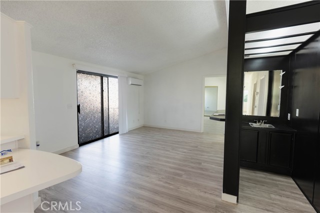 Detail Gallery Image 5 of 30 For 1241 N East #216,  Anaheim,  CA 92805 - 3 Beds | 2 Baths