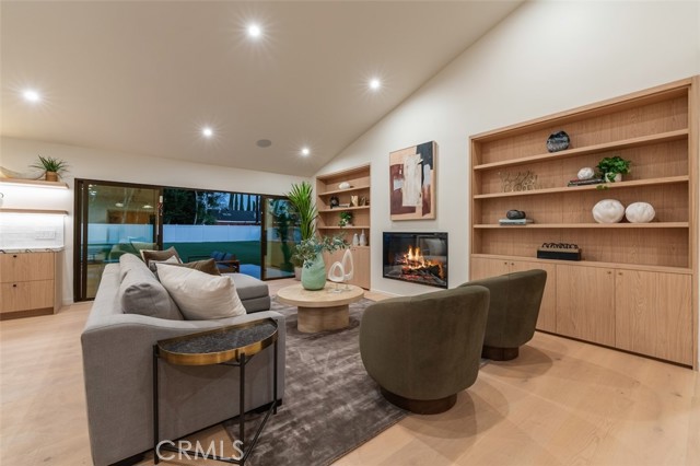 Detail Gallery Image 24 of 46 For 8960 Oak Park, –,  CA 91325 - 4 Beds | 3/1 Baths