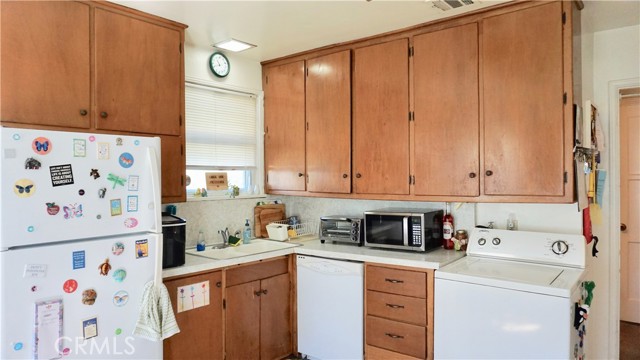 Detail Gallery Image 9 of 48 For 2213 N Valley St, Burbank,  CA 91505 - 3 Beds | 1 Baths