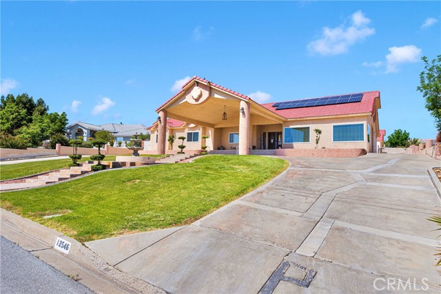 Detail Gallery Image 3 of 62 For 12546 Autumn Leaves Ave, Victorville,  CA 92395 - 5 Beds | 3/1 Baths