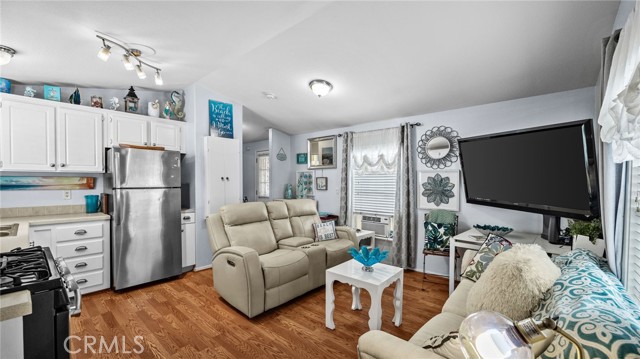 Detail Gallery Image 7 of 21 For 1535 Superior Ave #7,  Newport Beach,  CA 92663 - 1 Beds | 1 Baths