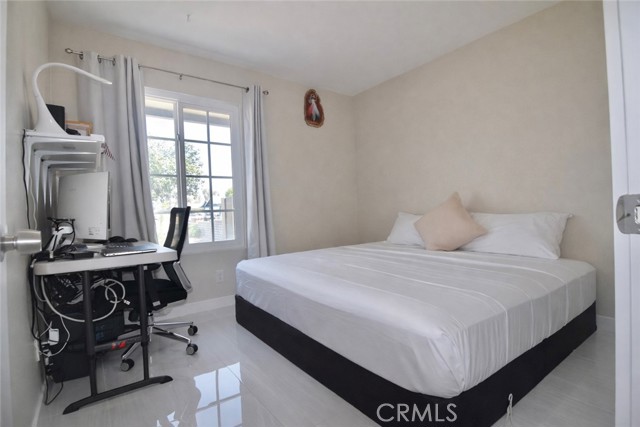 Detail Gallery Image 13 of 17 For 1912 E Clifpark, Anaheim,  CA 92805 - 4 Beds | 2 Baths