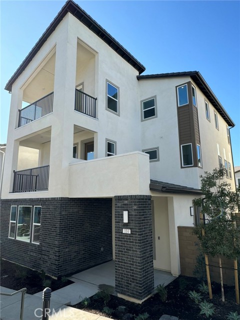 Detail Gallery Image 2 of 40 For 114 Seep, Irvine,  CA 92618 - 4 Beds | 4 Baths