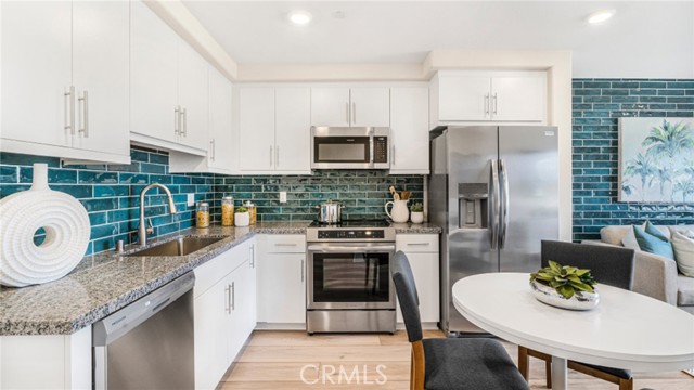 Detail Gallery Image 2 of 19 For 7415 Fig Grove St, Riverside,  CA 92507 - 1 Beds | 2 Baths