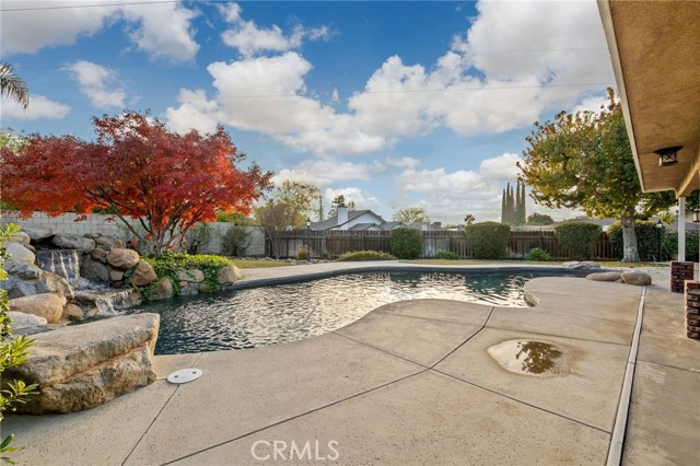 Detail Gallery Image 34 of 47 For 6001 Meadow Glen, Bakersfield,  CA 93306 - 3 Beds | 2 Baths