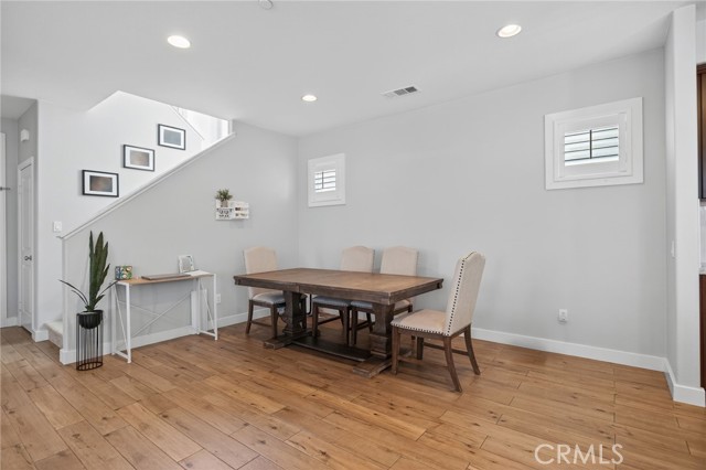 3459 N Oxnard Boulevard, Oxnard CA: https://media.crmls.org/medias/604229e7-0481-4e53-b6c3-a381e9c341b4.jpg