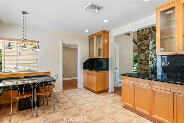Detail Gallery Image 7 of 34 For 4432 Leydon Ave, Woodland Hills,  CA 91364 - 3 Beds | 2 Baths
