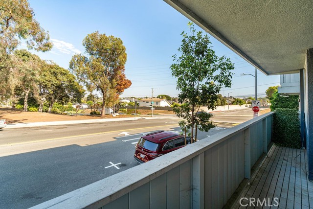 Detail Gallery Image 16 of 36 For 1321 Beryl St #101,  Redondo Beach,  CA 90277 - 3 Beds | 2/1 Baths