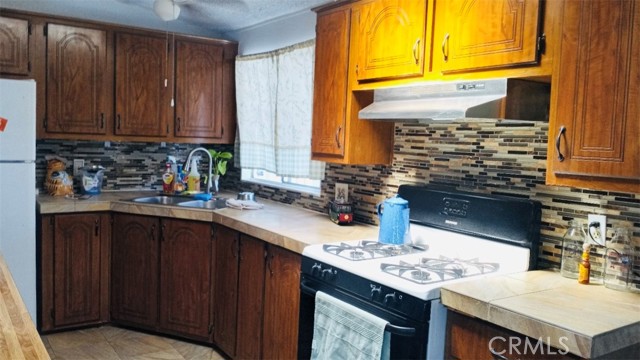 Detail Gallery Image 8 of 25 For 135 N Pepper Ave #42,  Rialto,  CA 92376 - 2 Beds | 2 Baths