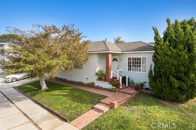 1601 18th Street, Manhattan Beach, California 90266, 3 Bedrooms Bedrooms, ,1 BathroomBathrooms,Residential,Sold,18th,SB21241206