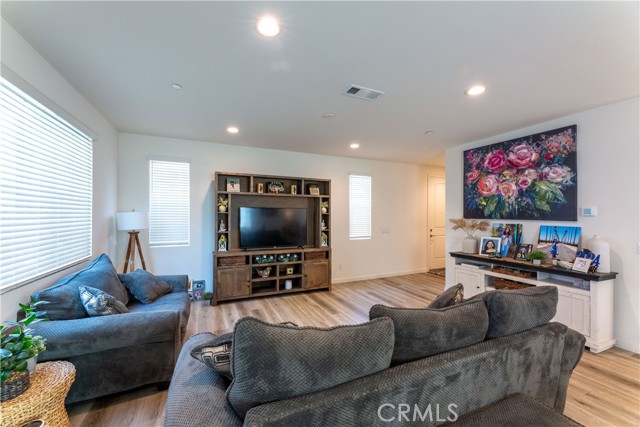 Detail Gallery Image 13 of 47 For 4255 Vermilion Ct, Riverside,  CA 92505 - 4 Beds | 2/1 Baths