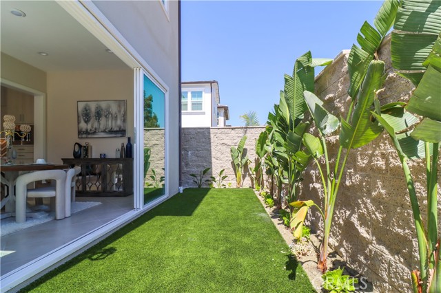 390 Riverbend, Lake Forest CA: https://media.crmls.org/medias/6045e5c1-494a-45c9-b3bd-14b42e0bebb9.jpg