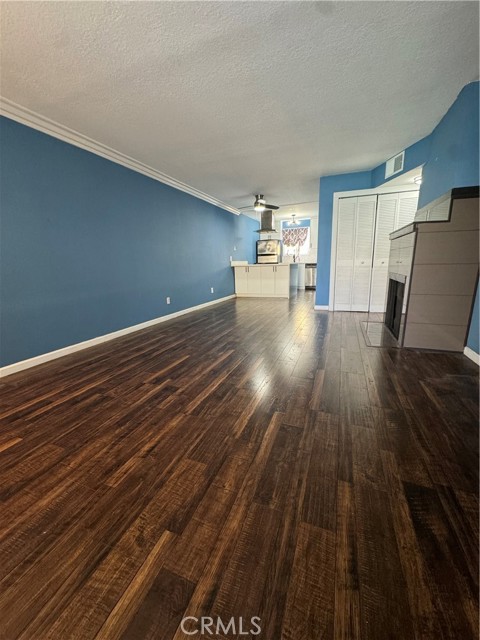 Detail Gallery Image 16 of 20 For 7045 Woodley Ave #110,  Van Nuys,  CA 91406 - 2 Beds | 2 Baths