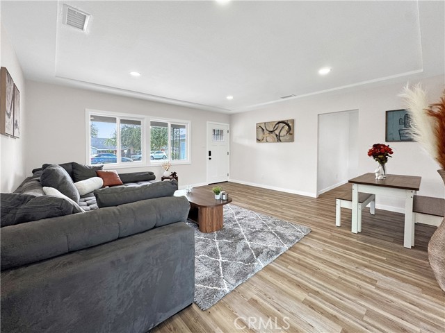 Detail Gallery Image 6 of 24 For 8339 Manzanar Ave, Pico Rivera,  CA 90660 - 3 Beds | 2 Baths