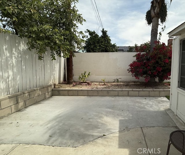 Detail Gallery Image 9 of 10 For 7758 Eton Ave, Canoga Park,  CA 91304 - 1 Beds | 1 Baths