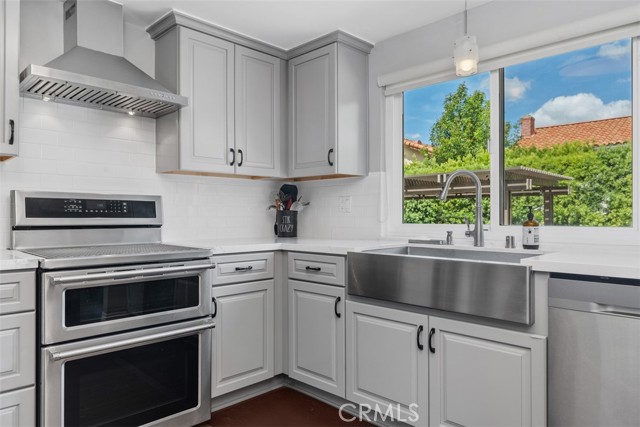 14801 Mayten Avenue, Irvine CA: https://media.crmls.org/medias/6048eff3-76c4-4886-ae66-d69fd606abb3.jpg