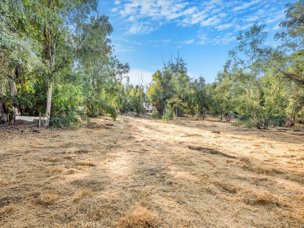 https://media.crmls.org/medias/604a2370-2ed1-4bfa-8f7f-bb1b88dc6ee9.jpg?preset=X-Large