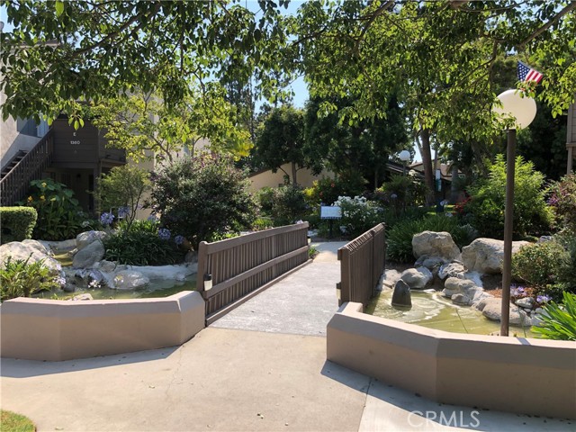 Detail Gallery Image 15 of 19 For 1240 Cabrillo Park, Santa Ana,  CA 92701 - 2 Beds | 2 Baths