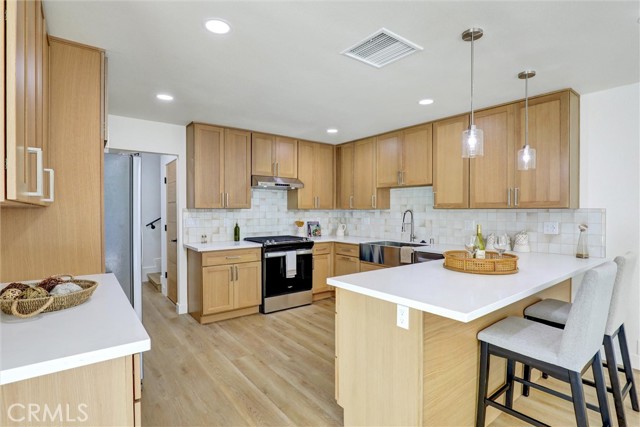 Detail Gallery Image 9 of 53 For 7012 Little Harbor, Huntington Beach,  CA 92648 - 4 Beds | 3 Baths