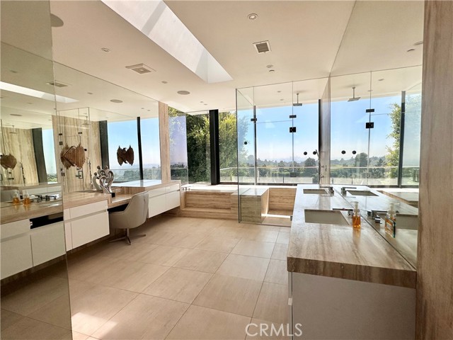 Detail Gallery Image 21 of 68 For 1188 Roberto Ln, Los Angeles,  CA 90077 - 5 Beds | 7 Baths